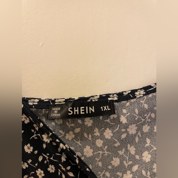 SHIEN 1XL Black White Floral Ditsy Romper Dress / Excellent Condition 🖤🤍 - Picture 2 of 5